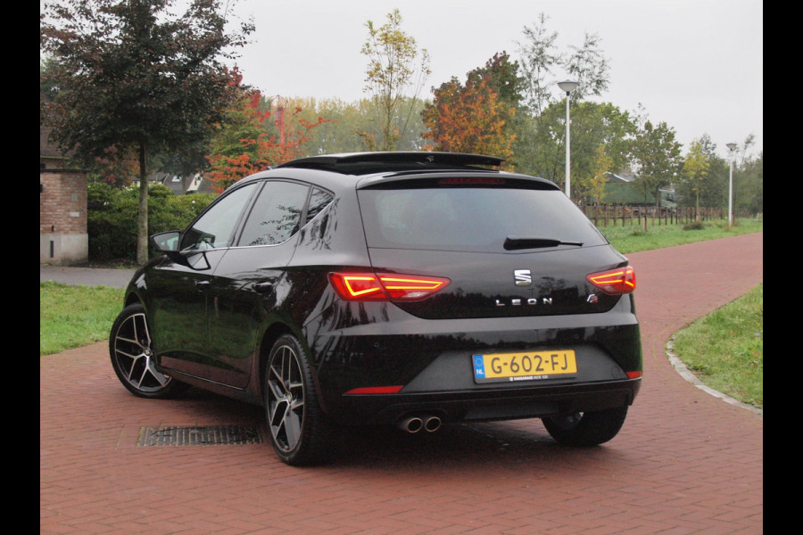 Seat Leon 1.5 TSI FR Business Intense | Elektrisch glazen panorama-dak | Camera | Cruise Control | NL-Auto |