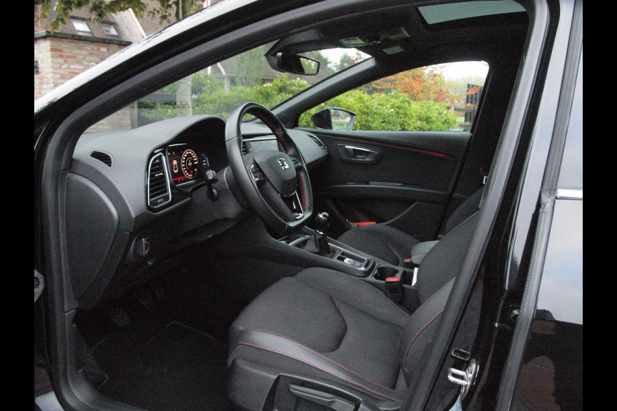 Seat Leon 1.5 TSI FR Business Intense | Elektrisch glazen panorama-dak | Camera | Cruise Control | NL-Auto |