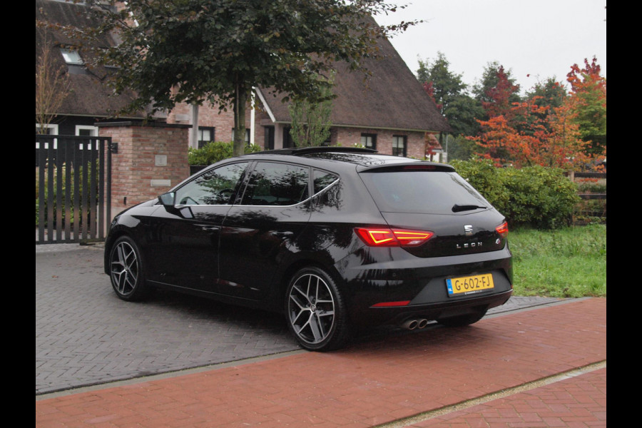 Seat Leon 1.5 TSI FR Business Intense | Elektrisch glazen panorama-dak | Camera | Cruise Control | NL-Auto |