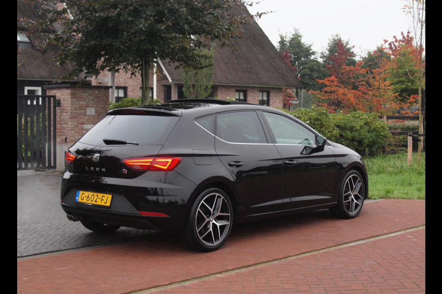 Seat Leon 1.5 TSI FR Business Intense | Elektrisch glazen panorama-dak | Camera | Cruise Control | NL-Auto |