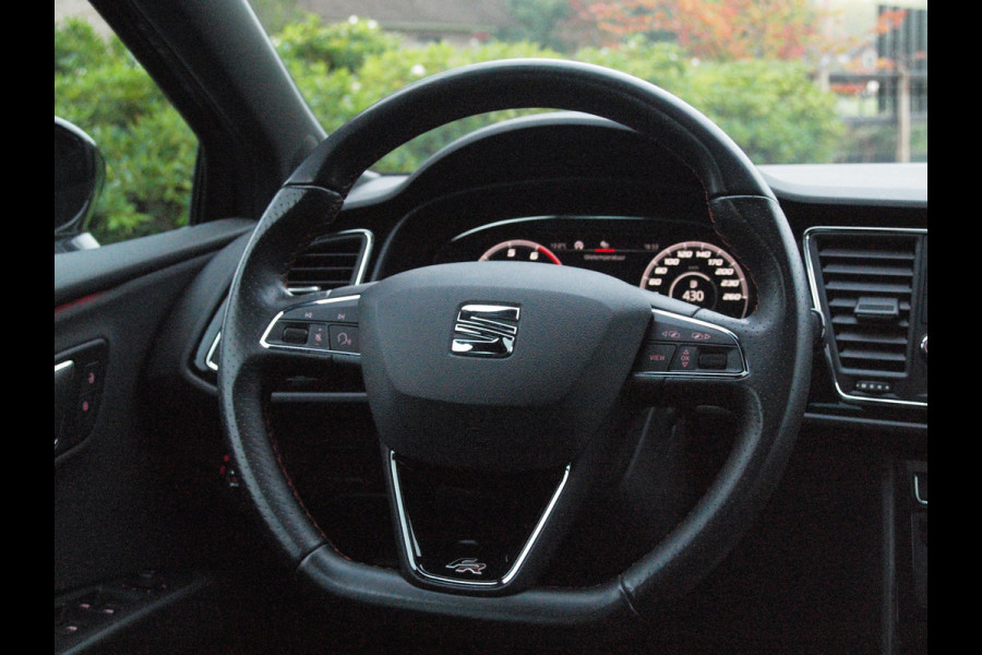 Seat Leon 1.5 TSI FR Business Intense | Elektrisch glazen panorama-dak | Camera | Cruise Control | NL-Auto |