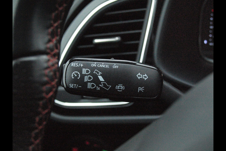 Seat Leon 1.5 TSI FR Business Intense | Elektrisch glazen panorama-dak | Camera | Cruise Control | NL-Auto |