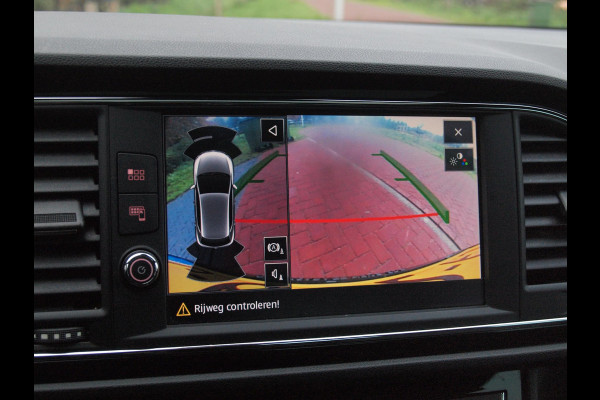 Seat Leon 1.5 TSI FR Business Intense | Elektrisch glazen panorama-dak | Camera | Cruise Control | NL-Auto |