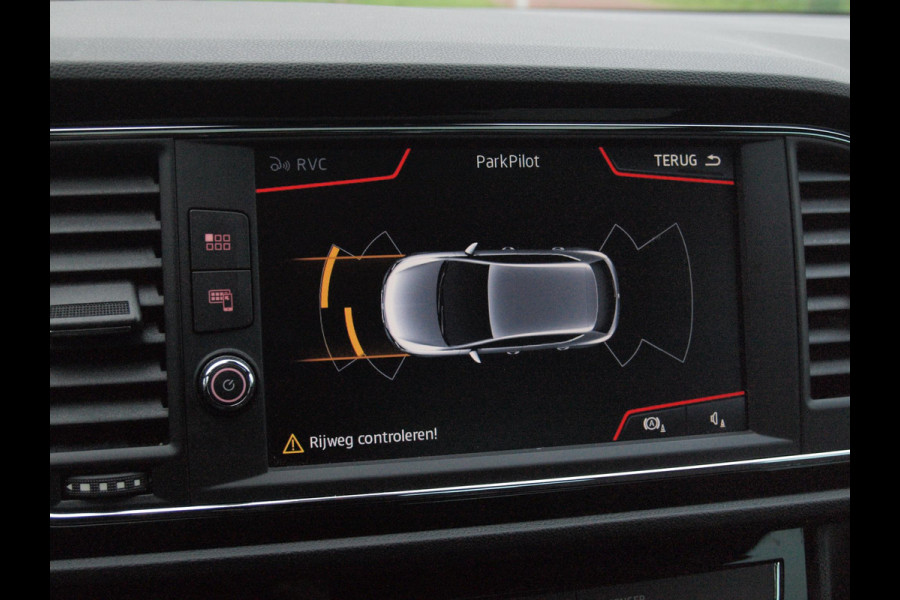 Seat Leon 1.5 TSI FR Business Intense | Elektrisch glazen panorama-dak | Camera | Cruise Control | NL-Auto |