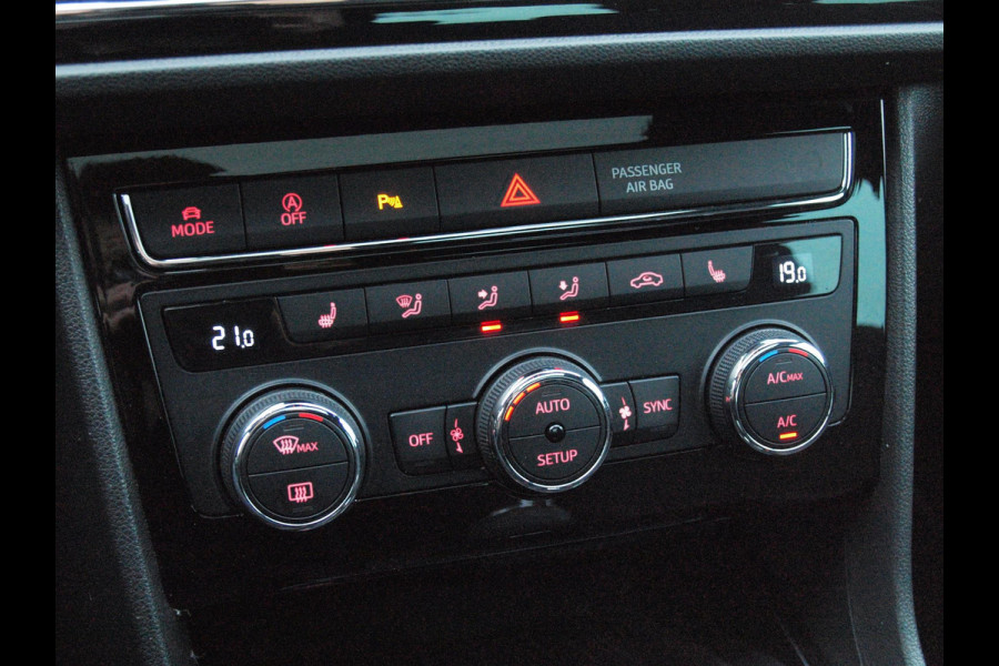 Seat Leon 1.5 TSI FR Business Intense | Elektrisch glazen panorama-dak | Camera | Cruise Control | NL-Auto |