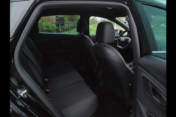 Seat Leon 1.5 TSI FR Business Intense | Elektrisch glazen panorama-dak | Camera | Cruise Control | NL-Auto |