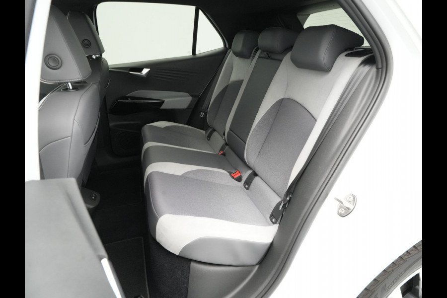 Volkswagen ID.3 Life 58 kWh 204pk Navigatie Stoelverwarming Led Carplay 298
