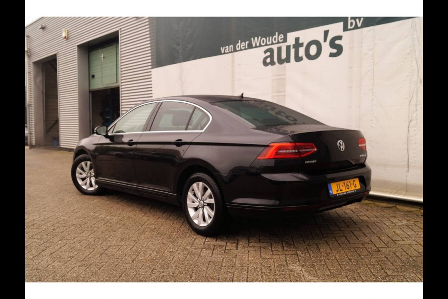 Volkswagen Passat 1.6 TDI DSG Highline -NAVI-ECC-PDC-