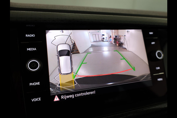 Volkswagen T-Cross 1.5 TSI Style 150 PK DSG | Navigatie | Digitaal dashboard | Inklapbare spiegels | Stoelverwarming |