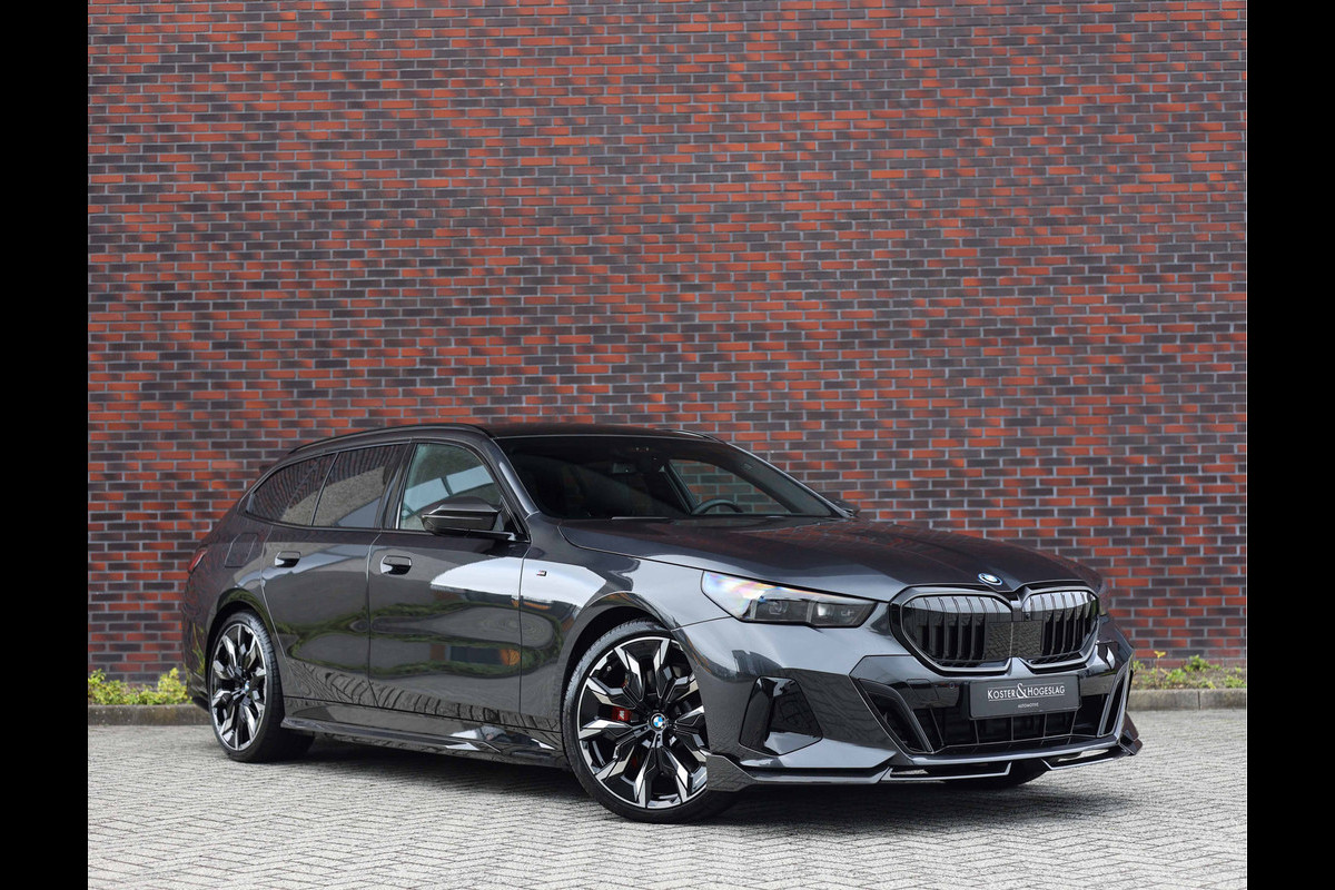 BMW 5 Serie Touring 550e xDrive | M Performance - Pano - Trekhaak - HUD BMW 5 Serie Touring 550e xDrive | M Performance - Pano - Trekhaak - HUD