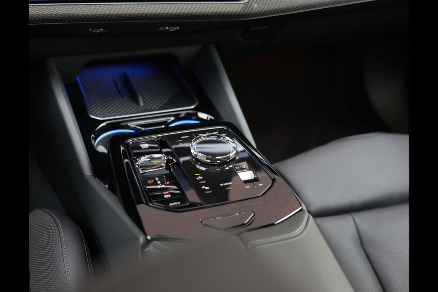 BMW 5 Serie Touring 550e xDrive | M Performance - Pano - Trekhaak - HUD BMW 5 Serie Touring 550e xDrive | M Performance - Pano - Trekhaak - HUD