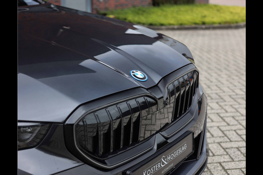 BMW 5 Serie Touring 550e xDrive | M Performance - Pano - Trekhaak - HUD BMW 5 Serie Touring 550e xDrive | M Performance - Pano - Trekhaak - HUD