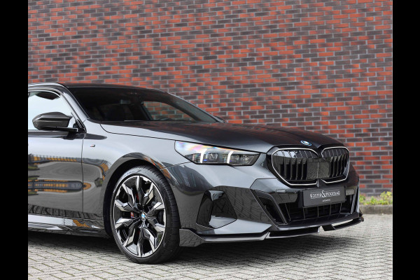 BMW 5 Serie Touring 550e xDrive | M Performance - Pano - Trekhaak - HUD BMW 5 Serie Touring 550e xDrive | M Performance - Pano - Trekhaak - HUD