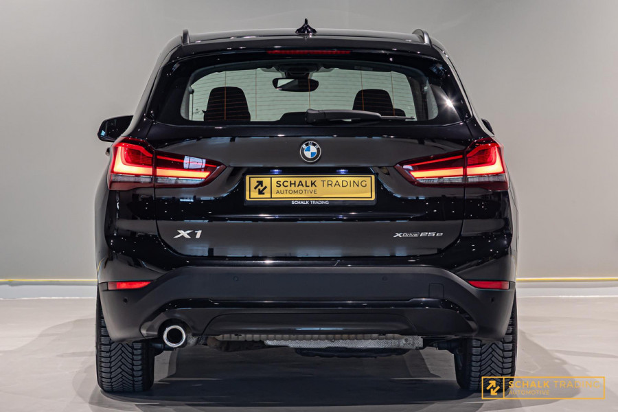 BMW X1 XDrive25e High Executive|LED|Psensor|Garantie|1eig