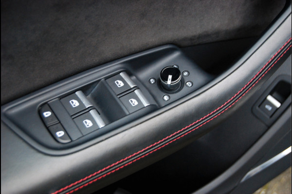 Audi RSQ8 4.0 TFSI Quattro Alcantara Pano Audi RSQ8 4.0 TFSI Quattro Alcantara Pano