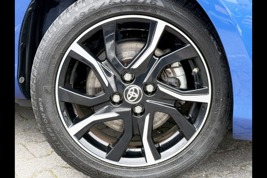 Toyota Yaris 1.5 Hybrid Bi-Tone | Navi | Clima | Camera | Cruise
