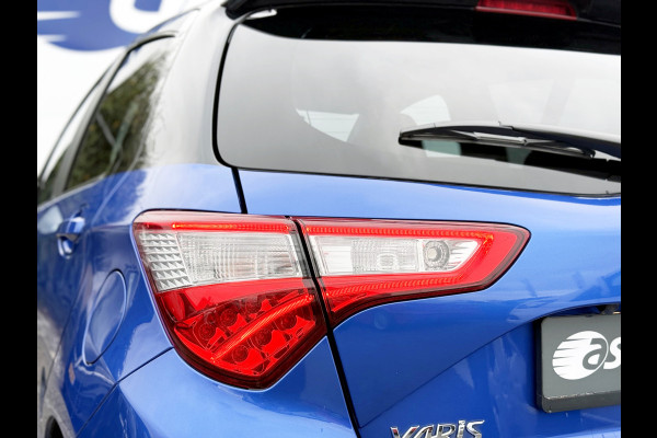 Toyota Yaris 1.5 Hybrid Bi-Tone | Navi | Clima | Camera | Cruise