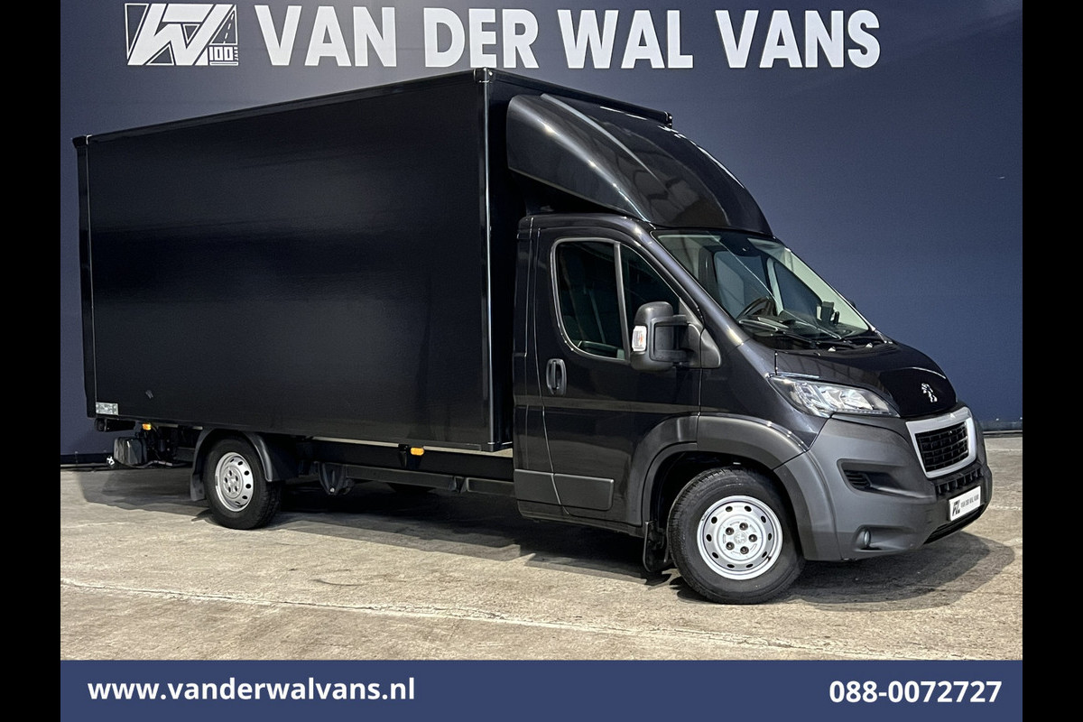 Peugeot Boxer 2.2 BlueHDi 141pk Bakwagen Laadklep Euro6 Airco | Camera | Navigatie | Cruisecontrol | LED Bijrijdersbank Peugeot Boxer 2.2 BlueHDi 141pk Bakwagen Laadklep Euro6 Airco | Camera | Navigatie | Cruisecontrol | LED Bijrijdersbank