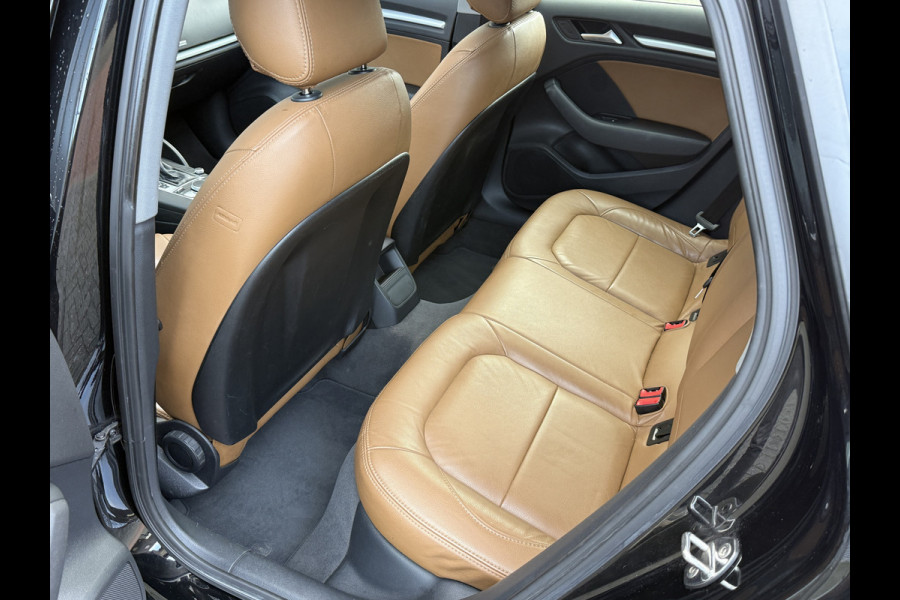 Audi A3 Sportback 35 TFSI CoD | Leder | Panoramadak | Trekhaak | Navigatie