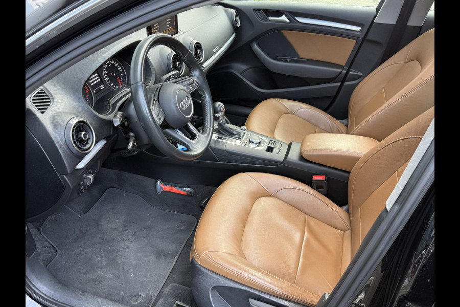 Audi A3 Sportback 35 TFSI CoD | Leder | Panoramadak | Trekhaak | Navigatie