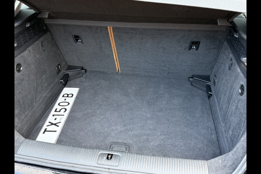 Audi A3 Sportback 35 TFSI CoD | Leder | Panoramadak | Trekhaak | Navigatie