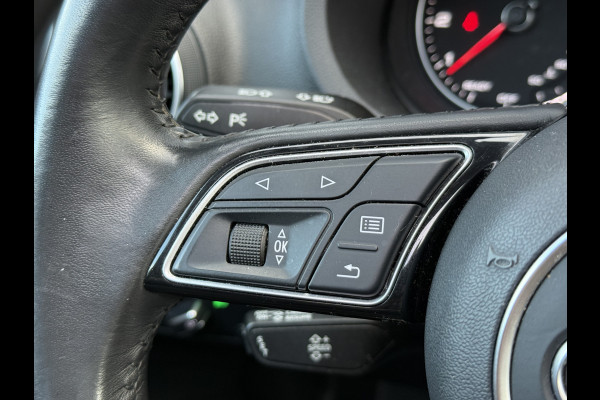 Audi A3 Sportback 35 TFSI CoD | Leder | Panoramadak | Trekhaak | Navigatie