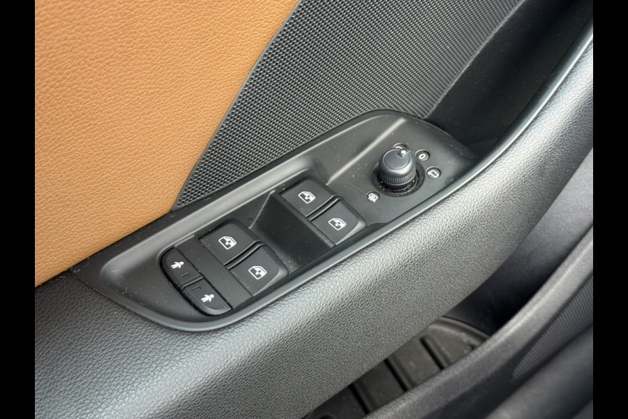 Audi A3 Sportback 35 TFSI CoD | Leder | Panoramadak | Trekhaak | Navigatie