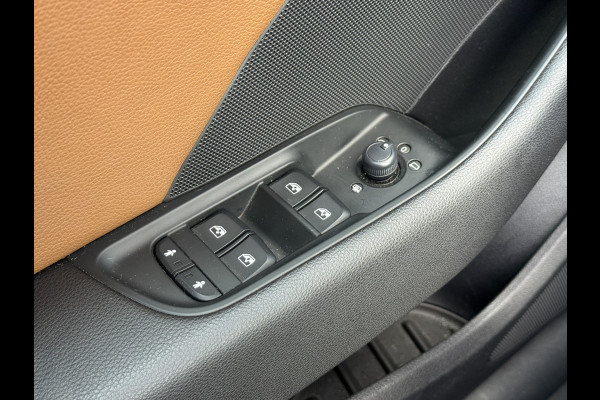 Audi A3 Sportback 35 TFSI CoD | Leder | Panoramadak | Trekhaak | Navigatie