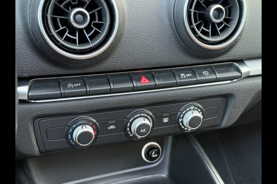 Audi A3 Sportback 35 TFSI CoD | Leder | Panoramadak | Trekhaak | Navigatie