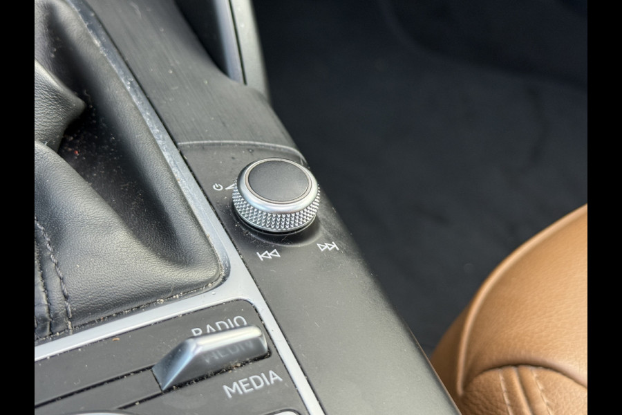 Audi A3 Sportback 35 TFSI CoD | Leder | Panoramadak | Trekhaak | Navigatie