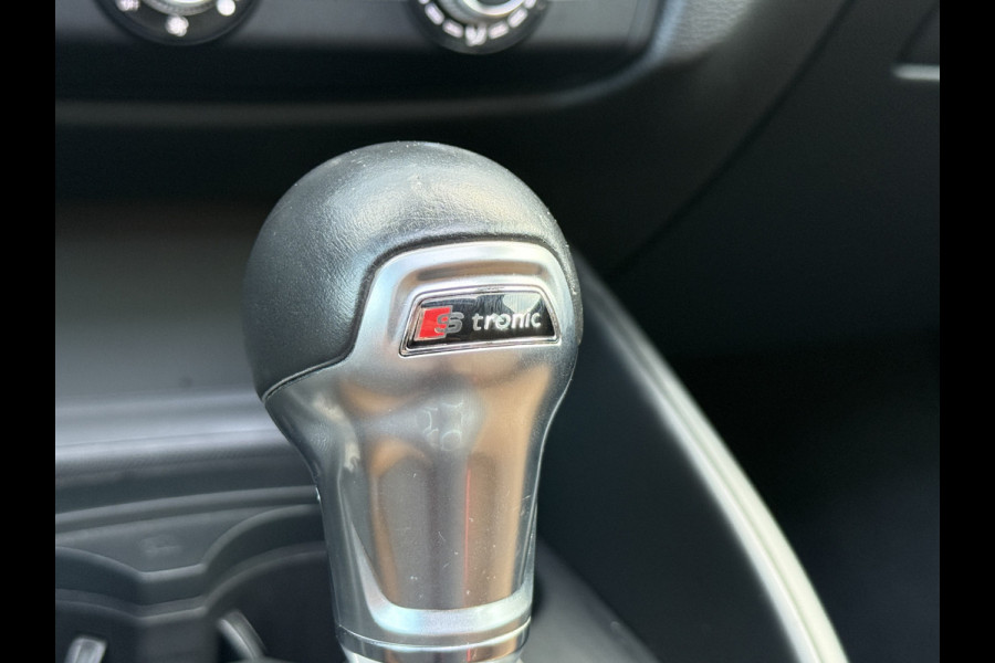 Audi A3 Sportback 35 TFSI CoD | Leder | Panoramadak | Trekhaak | Navigatie