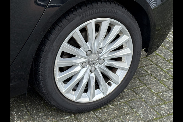 Audi A3 Sportback 35 TFSI CoD | Leder | Panoramadak | Trekhaak | Navigatie