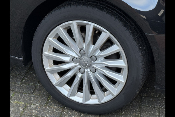 Audi A3 Sportback 35 TFSI CoD | Leder | Panoramadak | Trekhaak | Navigatie