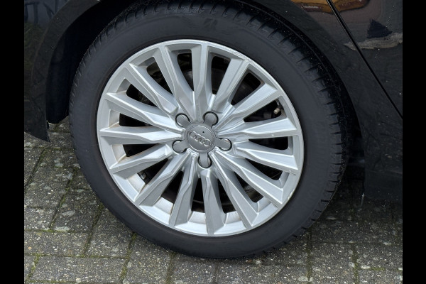 Audi A3 Sportback 35 TFSI CoD | Leder | Panoramadak | Trekhaak | Navigatie