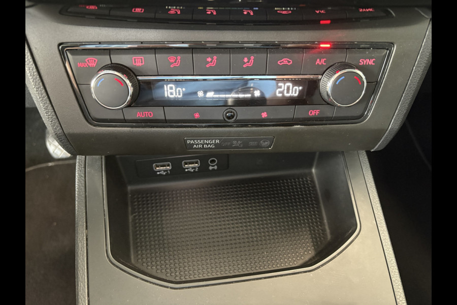 Seat Ibiza 1.0 TSi FR Business Intense CAMERA/LED/CARPLAY/NAVI/ADAPT.CRUISE/TREKHAAK Seat Ibiza 1.0 TSi FR Business Intense CAMERA/LED/CARPLAY/NAVI/ADAPT.CRUISE/TREKHAAK