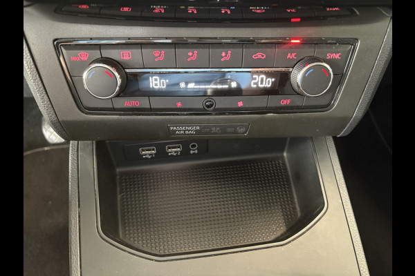 Seat Ibiza 1.0 TSi FR Business Intense CAMERA/LED/CARPLAY/NAVI/ADAPT.CRUISE/TREKHAAK Seat Ibiza 1.0 TSi FR Business Intense CAMERA/LED/CARPLAY/NAVI/ADAPT.CRUISE/TREKHAAK