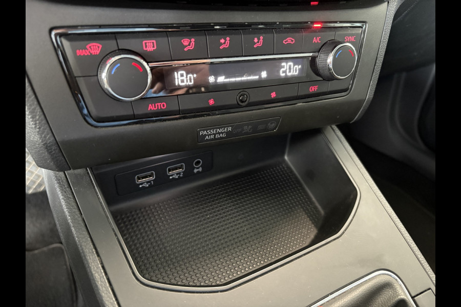 Seat Ibiza 1.0 TSi FR Business Intense CAMERA/LED/CARPLAY/NAVI/ADAPT.CRUISE/TREKHAAK Seat Ibiza 1.0 TSi FR Business Intense CAMERA/LED/CARPLAY/NAVI/ADAPT.CRUISE/TREKHAAK