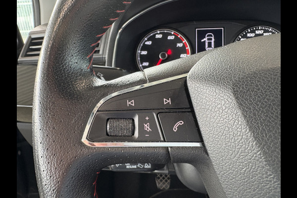 Seat Ibiza 1.0 TSi FR Business Intense CAMERA/LED/CARPLAY/NAVI/ADAPT.CRUISE/TREKHAAK Seat Ibiza 1.0 TSi FR Business Intense CAMERA/LED/CARPLAY/NAVI/ADAPT.CRUISE/TREKHAAK