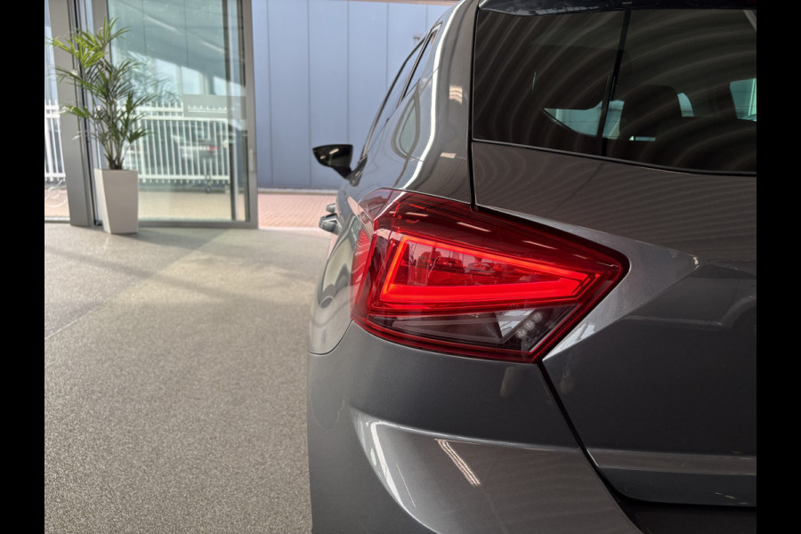 Seat Ibiza 1.0 TSi FR Business Intense CAMERA/LED/CARPLAY/NAVI/ADAPT.CRUISE/TREKHAAK Seat Ibiza 1.0 TSi FR Business Intense CAMERA/LED/CARPLAY/NAVI/ADAPT.CRUISE/TREKHAAK