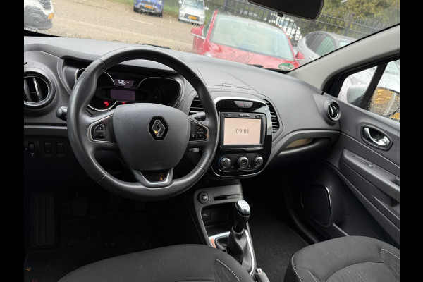 Renault Captur 0.9 TCe Limited . NAVI . PARKEERSENSOREN ACHTER . TREKHAAK .