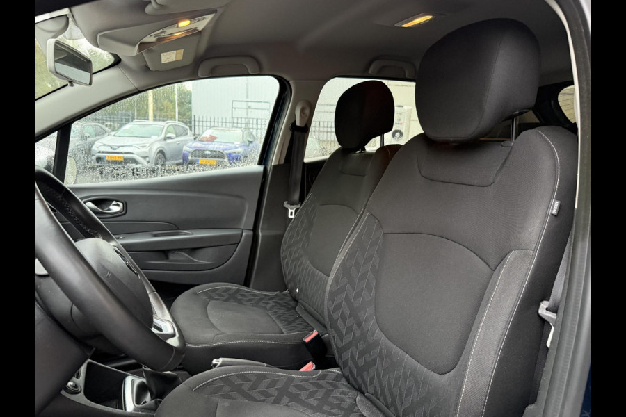 Renault Captur 0.9 TCe Limited . NAVI . PARKEERSENSOREN ACHTER . TREKHAAK .
