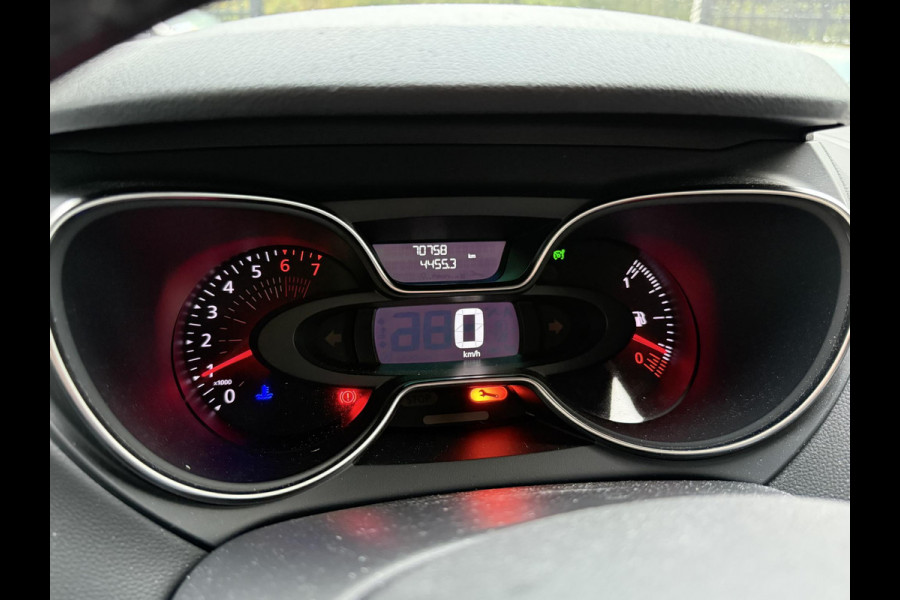 Renault Captur 0.9 TCe Limited . NAVI . PARKEERSENSOREN ACHTER . TREKHAAK .