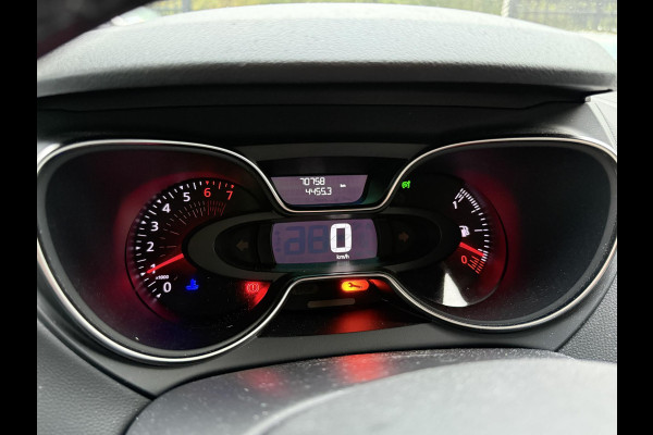 Renault Captur 0.9 TCe Limited . NAVI . PARKEERSENSOREN ACHTER . TREKHAAK .