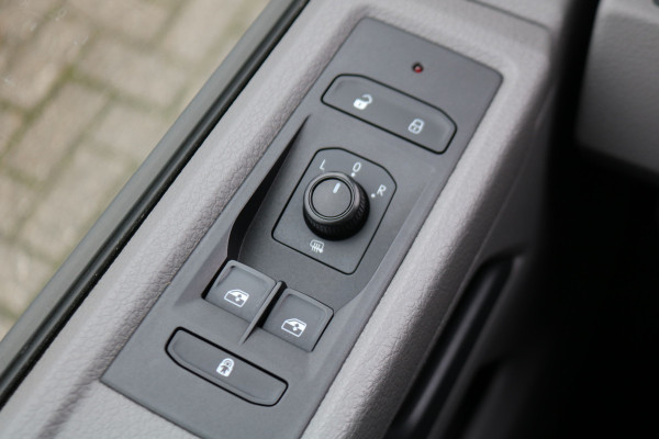 Volkswagen Transporter 2.0 TDI L1 H1 110pk Airco Navigatie Trekhaak