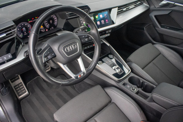 Audi A3 Sportback 40 TFSIe S Comp. S3 PANO B&O S line Camera Dode hoek Audi A3 Sportback 40 TFSIe S Comp. S3 PANO B&O S line Camera Dode hoek