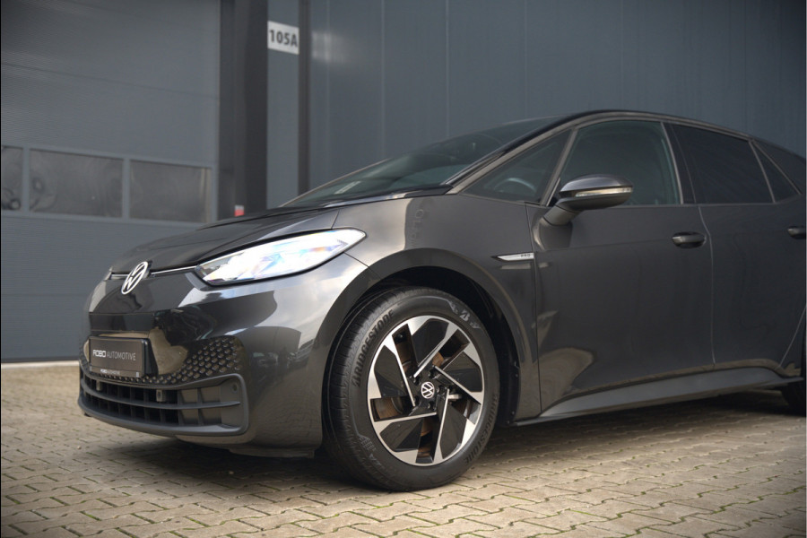 Volkswagen ID.3 Life 58 kWh | Stoelverwarming | Stuurverwarming | Adaptive Cruise Control | Navigatie | Standkachel | Keyless | Parkeersensoren | LED | Apple Carplay | BTW |