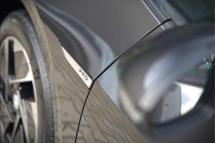 Volkswagen ID.3 Life 58 kWh | Stoelverwarming | Stuurverwarming | Adaptive Cruise Control | Navigatie | Standkachel | Keyless | Parkeersensoren | LED | Apple Carplay | BTW |