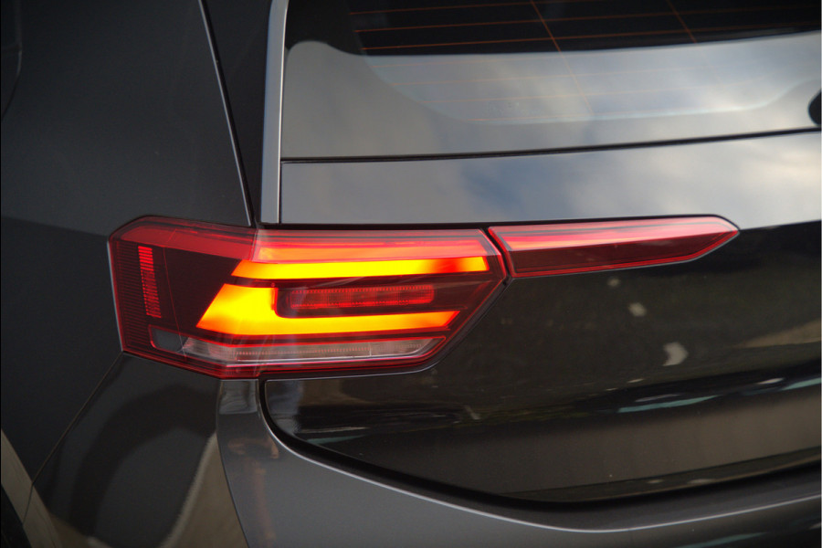 Volkswagen ID.3 Life 58 kWh | Stoelverwarming | Stuurverwarming | Adaptive Cruise Control | Navigatie | Standkachel | Keyless | Parkeersensoren | LED | Apple Carplay | BTW |