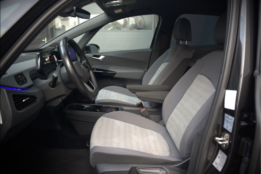 Volkswagen ID.3 Life 58 kWh | Stoelverwarming | Stuurverwarming | Adaptive Cruise Control | Navigatie | Standkachel | Keyless | Parkeersensoren | LED | Apple Carplay | BTW |