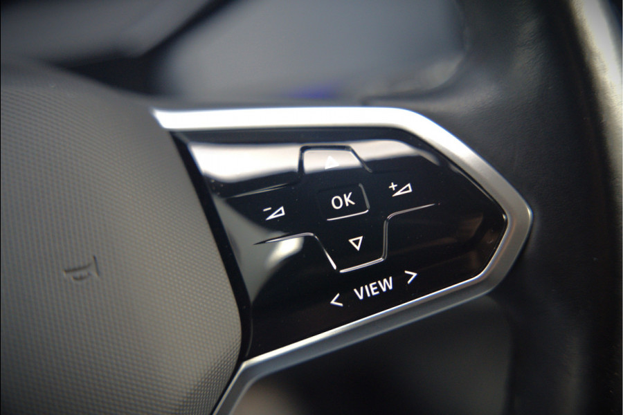 Volkswagen ID.3 Life 58 kWh | Stoelverwarming | Stuurverwarming | Adaptive Cruise Control | Navigatie | Standkachel | Keyless | Parkeersensoren | LED | Apple Carplay | BTW |